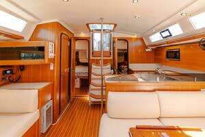 2023 Catalina 425 thumbnail 47