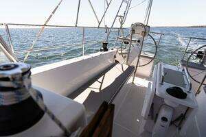 2023 Catalina 425 thumbnail 74