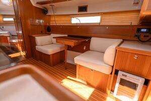 2023 Catalina 425 thumbnail 75