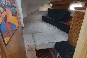 2005 Catalina 42 MKII thumbnail 38