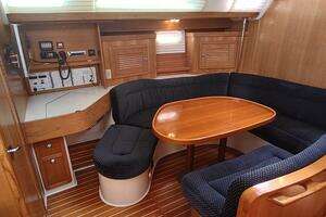 2005 Catalina 42 MKII thumbnail 29