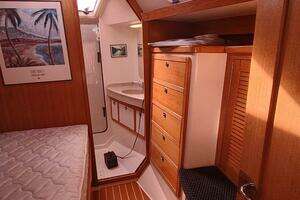 2005 Catalina 42 MKII thumbnail 35