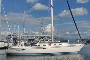2005 Catalina 42 MKII thumbnail 1