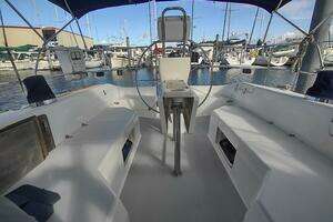 2005 Catalina 42 MKII thumbnail 23