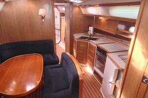 2005 Catalina 42 MKII thumbnail 32