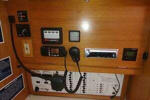 2005 Catalina 42 MKII thumbnail 42