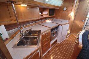 2005 Catalina 42 MKII thumbnail 40