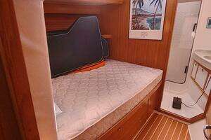 2005 Catalina 42 MKII thumbnail 36