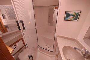 2005 Catalina 42 MKII thumbnail 39