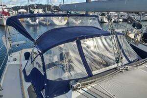 2005 Catalina 42 MKII thumbnail 8