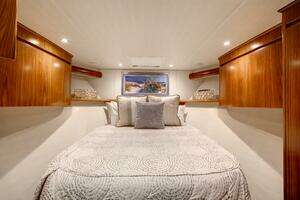 2019 Viking 62 Convertible thumbnail 6