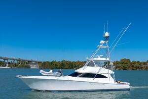 2019 Viking 62 Convertible thumbnail 1