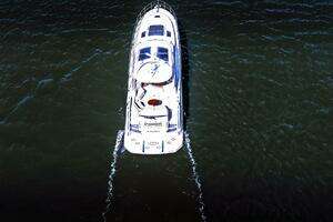 2011 Sea Ray 580 Sundancer thumbnail 35