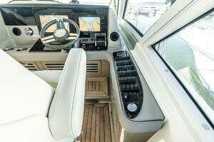 2011 Sea Ray 580 Sundancer thumbnail 45