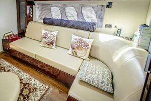 2011 Sea Ray 580 Sundancer thumbnail 28