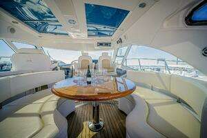 2011 Sea Ray 580 Sundancer thumbnail 9