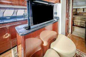 2011 Sea Ray 580 Sundancer thumbnail 32