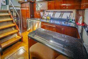 2011 Sea Ray 580 Sundancer thumbnail 18