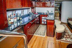 2011 Sea Ray 580 Sundancer thumbnail 22