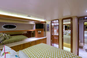 2001 Westport 95 Raised Pilothouse Motor Yacht thumbnail 28