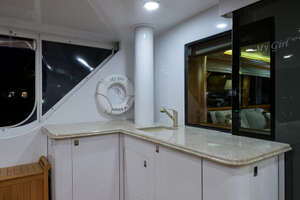 2001 Westport 95 Raised Pilothouse Motor Yacht thumbnail 43