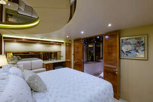 2001 Westport 95 Raised Pilothouse Motor Yacht thumbnail 19