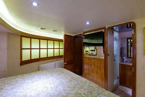 2001 Westport 95 Raised Pilothouse Motor Yacht thumbnail 37