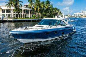  2019 Formula 430 All Sport Crossover Yacht For Sale in Chicago IL