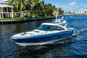  2019 Formula 430 All Sport Crossover Yacht For Sale in Chicago IL