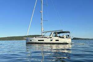 Run for the Roses 2019 Beneteau Oceanis 46.1 Yacht For Sale in Seattle WA