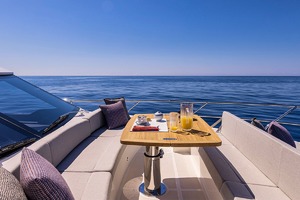 ABSOLUTE 56 FLYBRIDGE