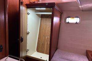 2005 Hunter 38 thumbnail 36