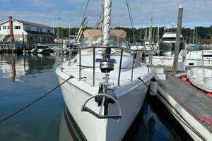 2005 Hunter 38 thumbnail 2