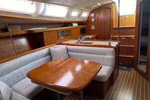 2005 Hunter 38 thumbnail 32