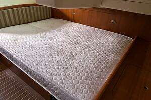 2005 Hunter 38 thumbnail 39