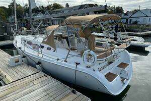 2005 Hunter 38 thumbnail 9
