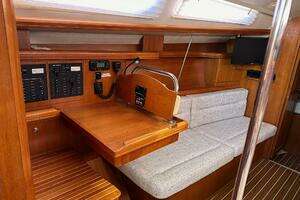 2005 Hunter 38 thumbnail 27