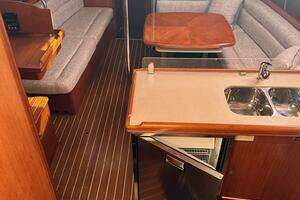 2005 Hunter 38 thumbnail 18