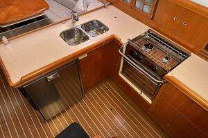 2005 Hunter 38 thumbnail 19