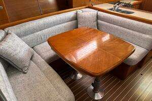 2005 Hunter 38 thumbnail 33