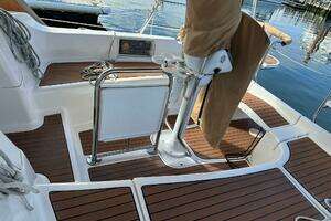 2005 Hunter 38 thumbnail 11