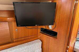 2005 Hunter 38 thumbnail 24