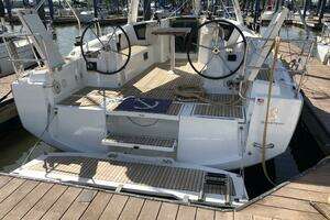 2017 Beneteau Oceanis 38 Weekender thumbnail 7