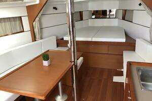 2017 Beneteau Oceanis 38 Weekender thumbnail 18