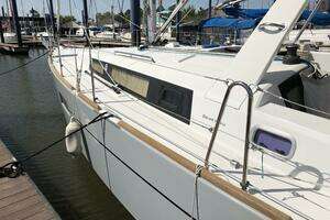 2017 Beneteau Oceanis 38 Weekender thumbnail 11