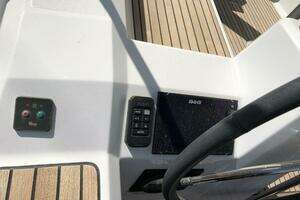 2017 Beneteau Oceanis 38 Weekender thumbnail 15