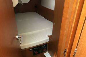 2017 Beneteau Oceanis 38 Weekender thumbnail 29