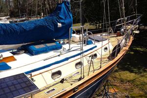CHALIVENTURES III 40ft Ta Shing Yacht For Sale