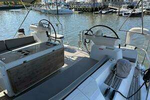 2018 Jeanneau 51 thumbnail 23