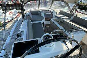 2018 Jeanneau 51 thumbnail 7